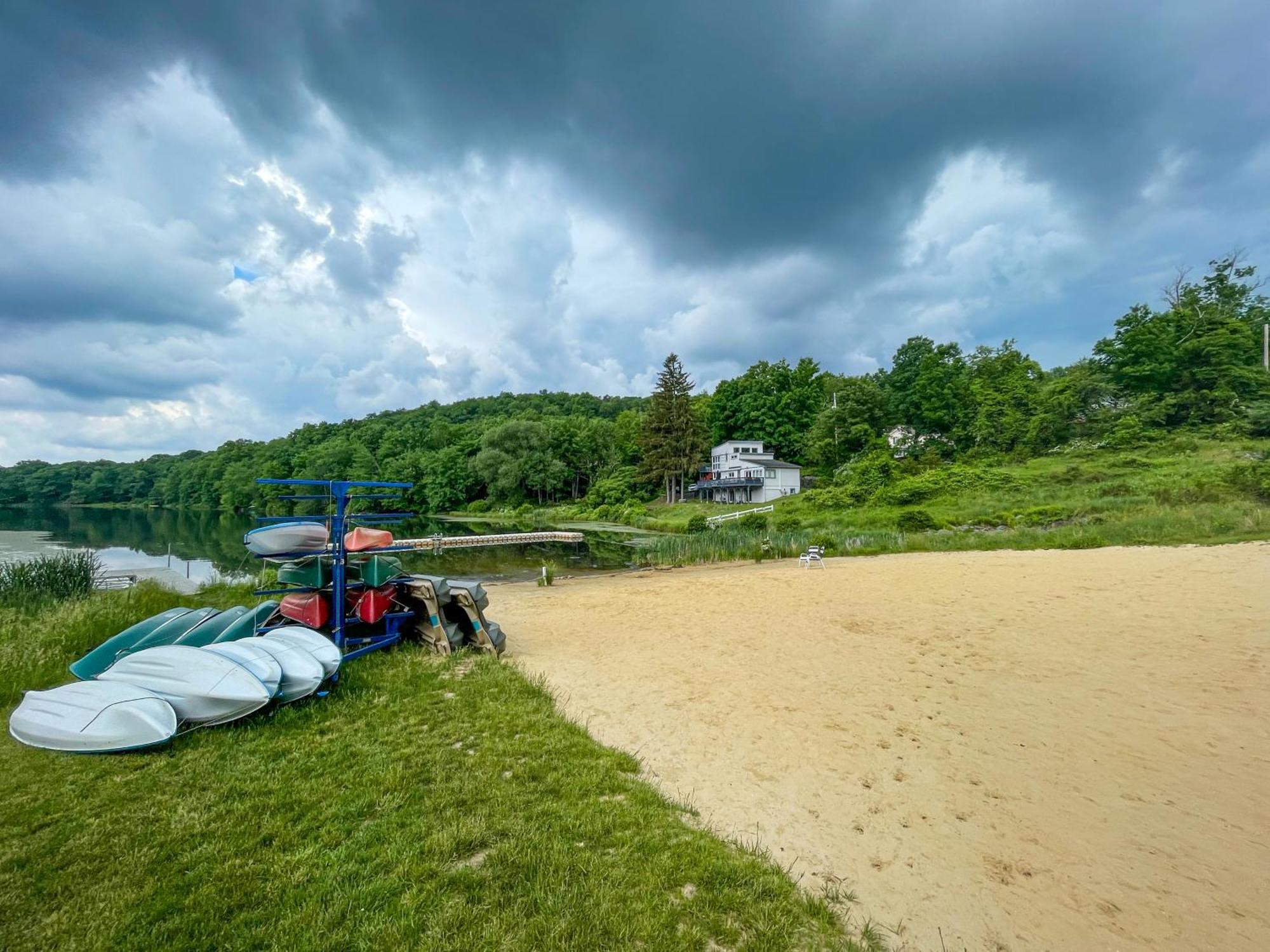 Unique Roundhouse: Hot Tub-Game Room-Firepit&More! Bushkill Buitenkant foto
