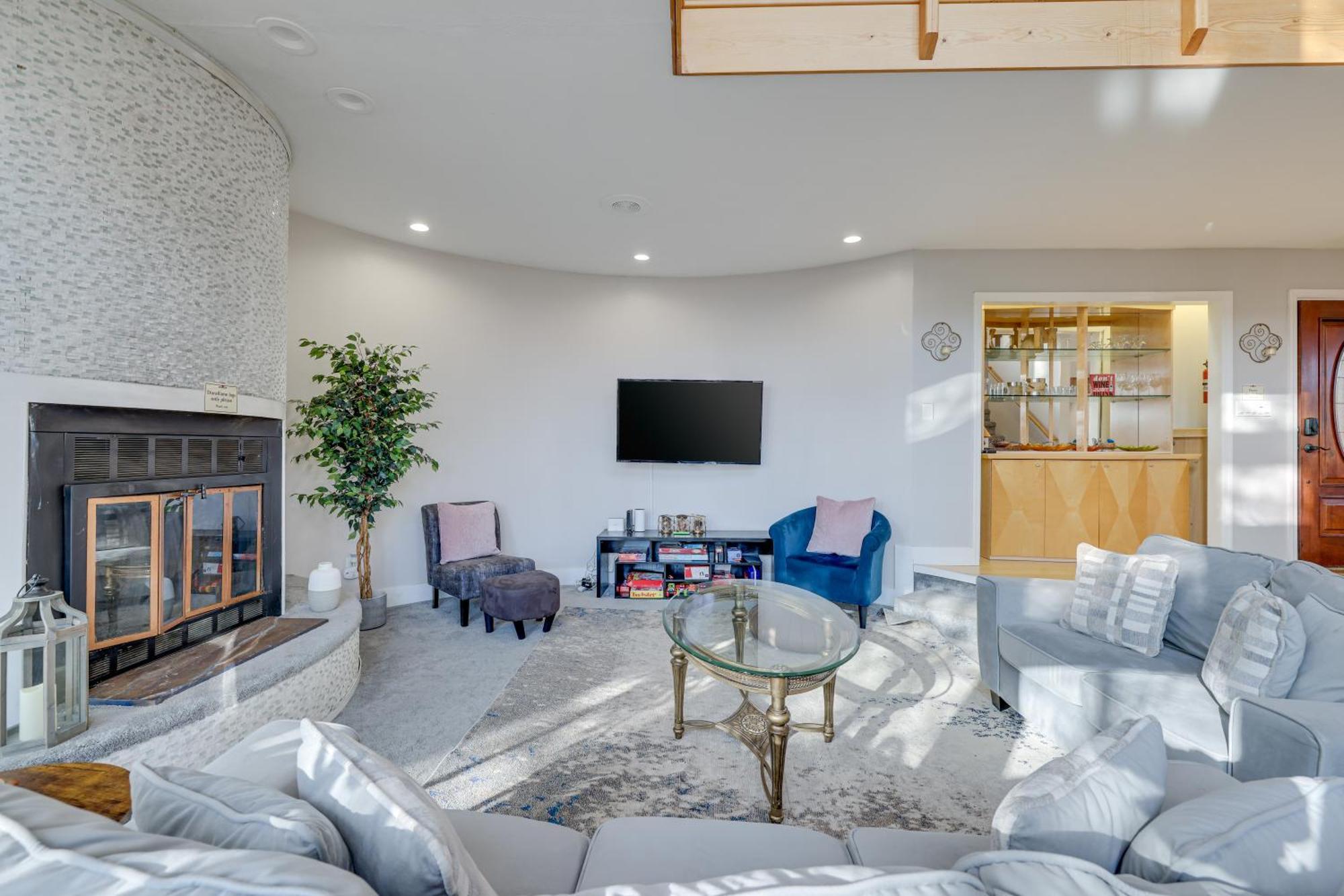 Unique Roundhouse: Hot Tub-Game Room-Firepit&More! Bushkill Buitenkant foto